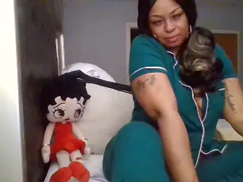 Snapshot of MSweetLindaParks chatting on January 29, 8:18 am MSweetLindaParks online show from January 29, 8:18 am