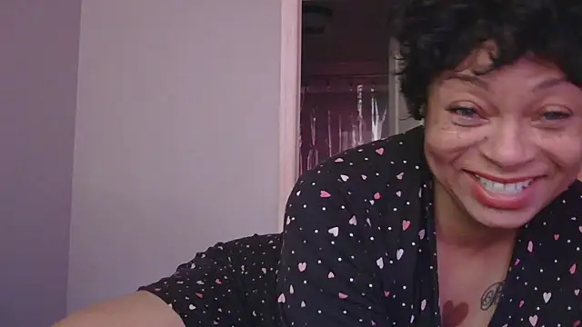 Snapshot of MSweetLindaParks chatting on October 15, 12:16 pm MSweetLindaParks online show from October 15, 12:16 pm