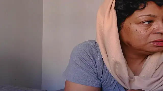 Snapshot of MSweetLindaParks chatting on October 17, 6:54 pm MSweetLindaParks online show from October 17, 6:54 pm