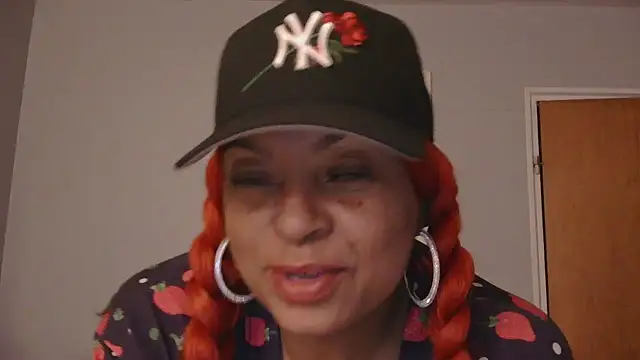 Snapshot of MSweetLindaParks chatting on October 30, 4:25 am MSweetLindaParks online show from October 30, 4:25 am