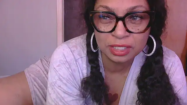 MSweetLindaParks online show from December 21, 6:04 pm