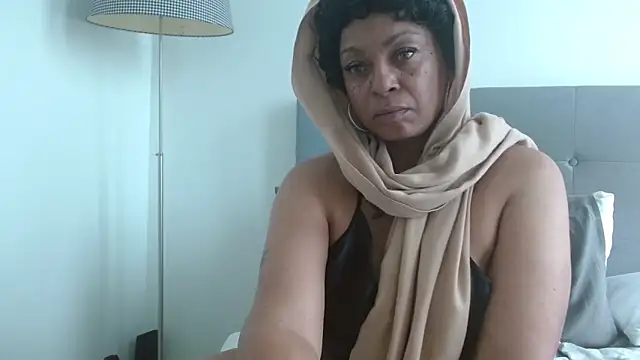 MSweetLindaParks online show from April 5, 4:59 pm