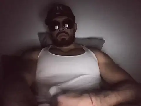 marcus002001 online show from April 17, 5:10 am