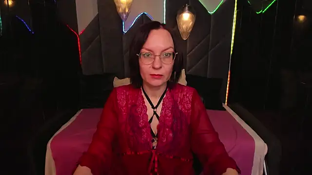 Snapshot of NikaGentle chatting on December 14, 5:35 am NikaGentle online show from December 14, 5:35 am