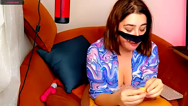  L0VE ME online show from January 11, 9:46 pm