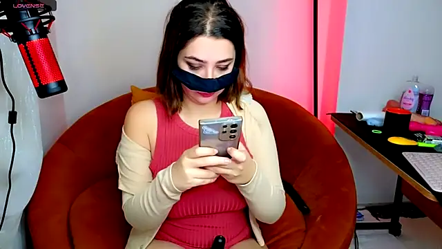  L0VE ME online show from January 17, 1:46 pm