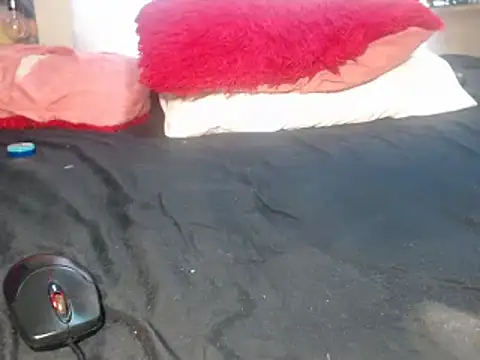 Misswhiteee online show from February 14, 6:02 am