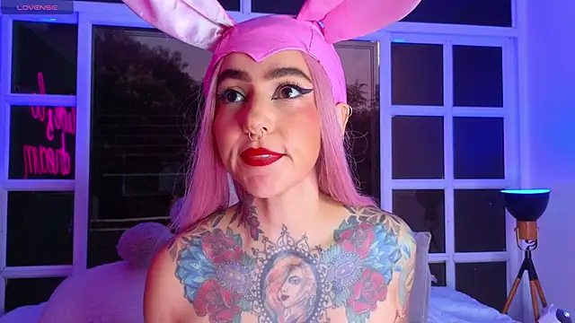 Snapshot of Evangelyne_1 chatting on February 22, 3:36 pm Evangelyne 1 online show from February 22, 3:36 pm