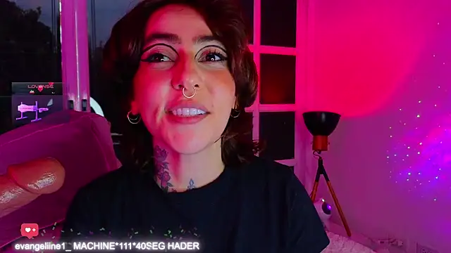 Snapshot of Evangelyne_1 chatting on February 27, 9:58 pm Evangelyne 1 online show from February 27, 9:58 pm