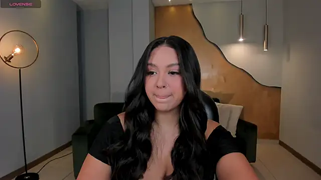 Snapshot of ToriCrossX chatting on October 25, 1:35 am ToriCrossX online show from October 25, 1:35 am