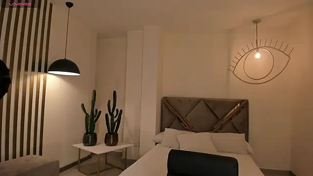 Snapshot of ToriCrossX chatting on November 22, 4:11 am ToriCrossX online show from November 22, 4:11 am