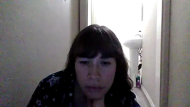 Snapshot of petitedoll29 chatting on November 26, 1:50 am petitedoll29 online show from November 26, 1:50 am