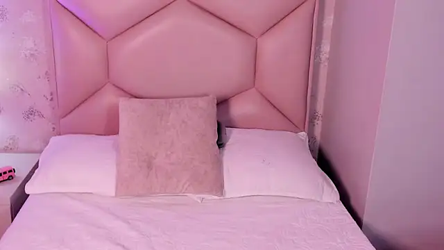 Snapshot of ambar_sullivan chatting on January 20, 3:07 pm ambar sullivan online show from January 20, 3:07 pm