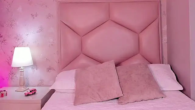 Snapshot of ambar_sullivan chatting on February 11, 11:54 am ambar sullivan online show from February 11, 11:54 am