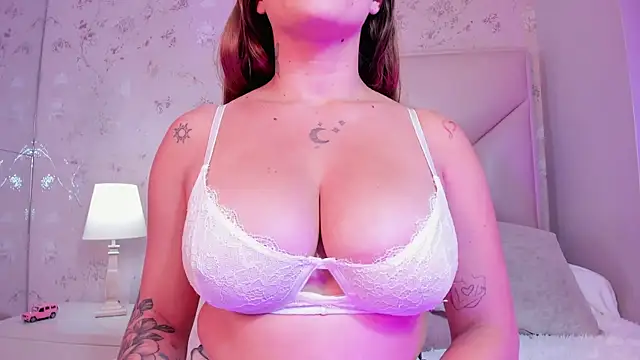 Snapshot of ambar_sullivan chatting on November 26, 11:33 am ambar sullivan online show from November 26, 11:33 am