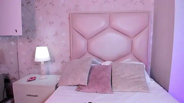 Snapshot of ambar_sullivan chatting on November 29, 11:35 am ambar sullivan online show from November 29, 11:35 am