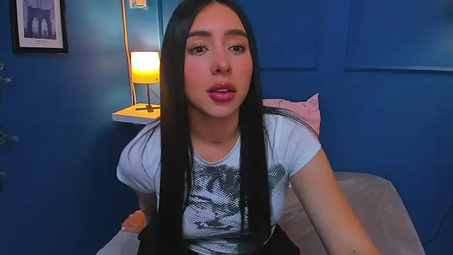 Snapshot of isabella_jade chatting on December 30, 7:53 pm isabella jade online show from December 30, 7:53 pm