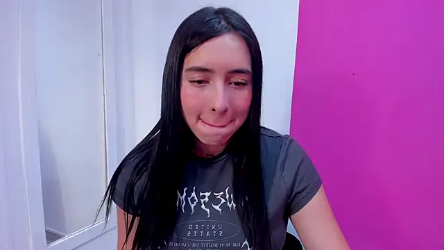 Snapshot of isabella_jade chatting on January 15, 4:54 pm isabella jade online show from January 15, 4:54 pm