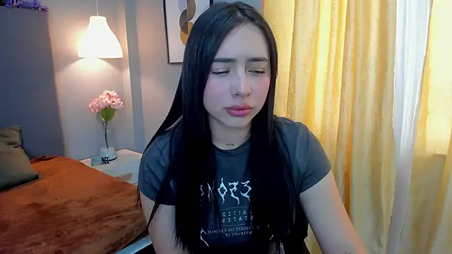 Snapshot of isabella_jade chatting on January 15, 8:05 pm isabella jade online show from January 15, 8:05 pm