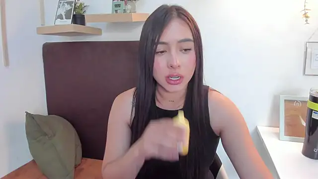 Snapshot of isabella_jade chatting on January 25, 8:21 pm isabella jade online show from January 25, 8:21 pm