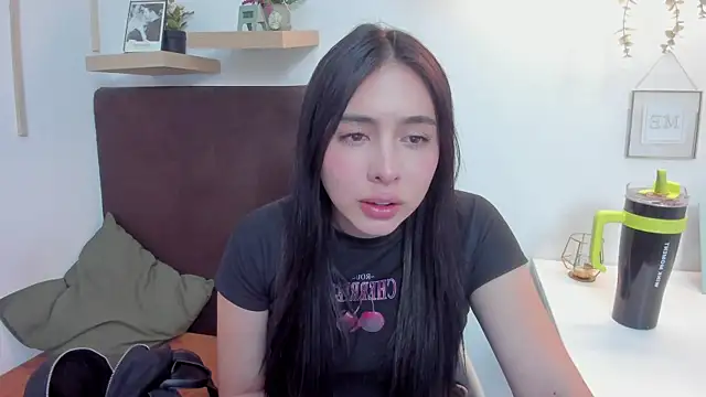 Snapshot of isabella_jade chatting on January 30, 7:37 pm isabella jade online show from January 30, 7:37 pm
