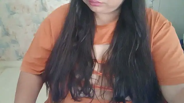 Snapshot of yoursnishaa chatting on April 2, 10:57 am yoursnishaa online show from April 2, 10:57 am