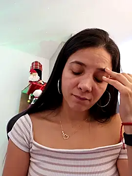 miaeyes online show from December 16, 3:00 pm