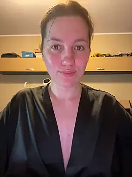 Nicole-Ray online show from March 19, 8:34 am