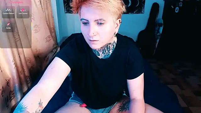 Marieblueeyes online show from November 4, 7:13 pm