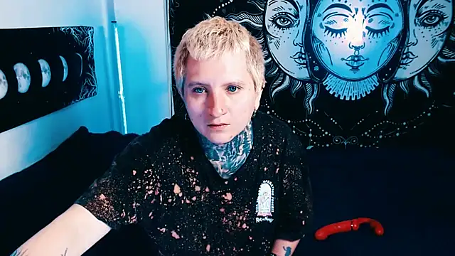 Marieblueeyes online show from February 16, 1:35 am