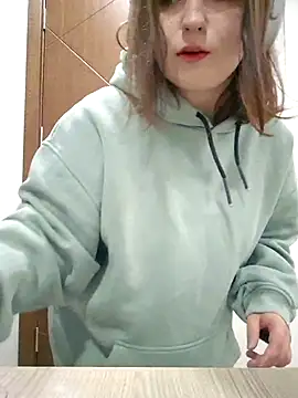 Yammy Yumi online show from October 12, 10:31 pm