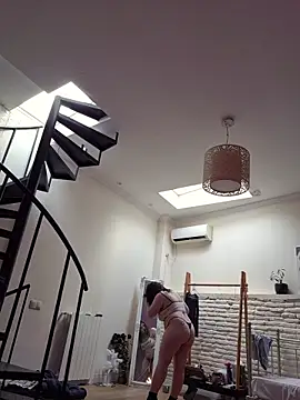 Yammy Yumi online show from April 11, 2:10 pm