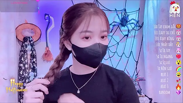 Snapshot of hen237 chatting on October 29, 10:55 pm hen237 online show from October 29, 10:55 pm