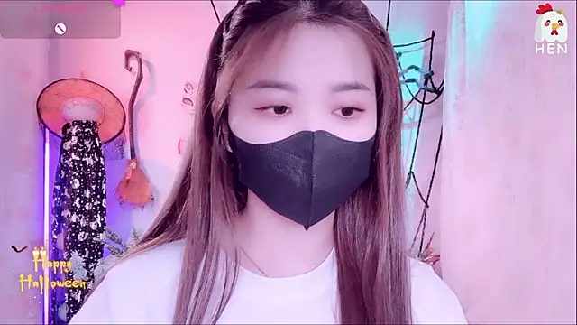 Snapshot of hen237 chatting on November 10, 2:10 am hen237 online show from November 10, 2:10 am