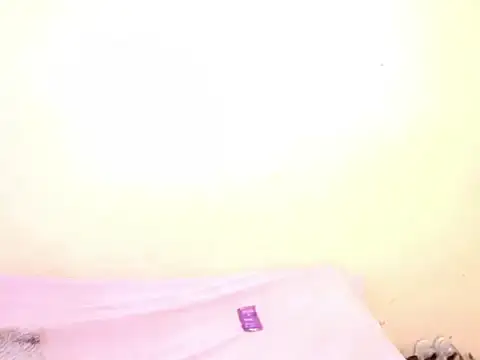 Snapshot of Queen_BootyXXX chatting on February 22, 4:02 am Queen BootyXXX online show from February 22, 4:02 am