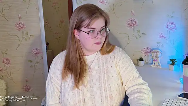 Snapshot of sinnamon_ chatting on October 24, 6:59 pm sinnamon online show from October 24, 6:59 pm