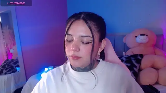 kim blake online show from December 17, 2:11 pm