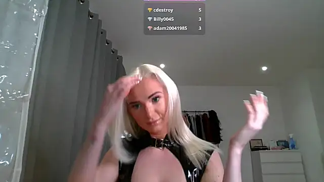 Snapshot of chelseablonde chatting on February 12, 10:37 pm chelseablonde online show from February 12, 10:37 pm