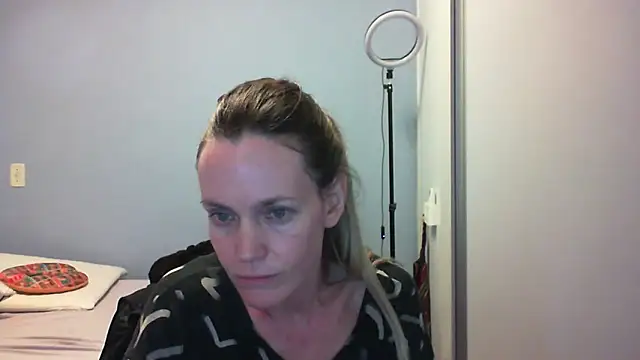 Annylove1 online show from October 31, 12:11 am