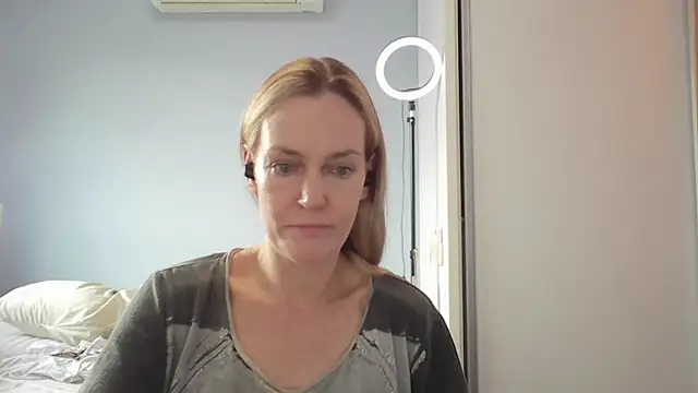 Annylove1 online show from February 19, 10:44 am