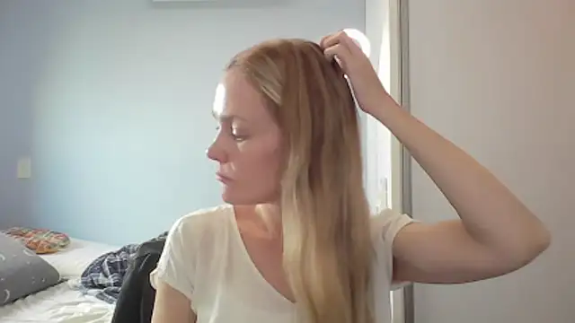 Annylove1 online show from April 1, 10:49 am