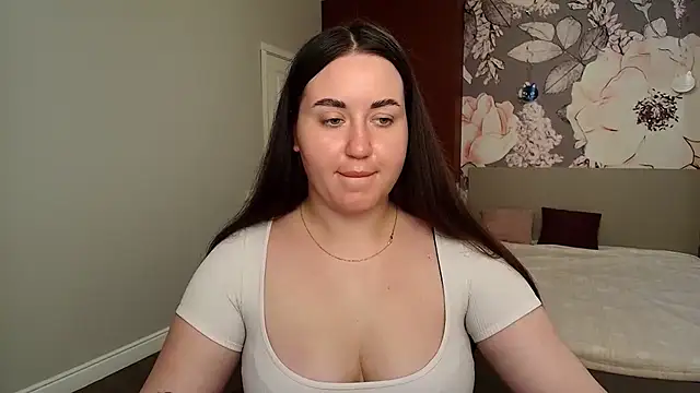 Snapshot of Roxie_Bradley chatting on June 4, 5:46 am Roxie Bradley online show from June 4, 5:46 am