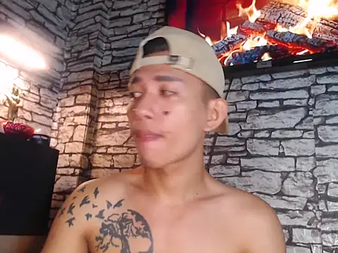 Snapshot of xlovercum chatting on February 1, 12:20 am xlovercum online show from February 1, 12:20 am