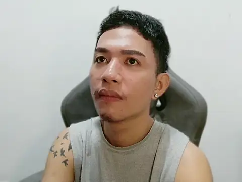 Snapshot of xlovercum chatting on February 11, 8:41 am xlovercum online show from February 11, 8:41 am