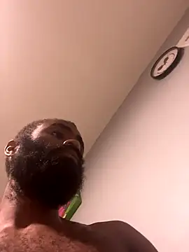 Snapshot of SlxmXBlxck chatting on October 13, 1:05 am SlxmXBlxck online show from October 13, 1:05 am