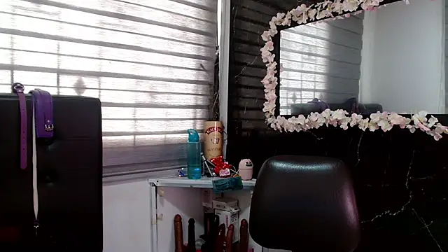 VIOLETTA-HOT online show from March 18, 4:59 pm