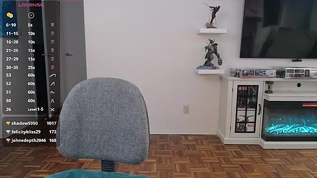 Snapshot of Vixen_Lockheart chatting on March 22, 10:04 pm Vixen Lockheart online show from March 22, 10:04 pm