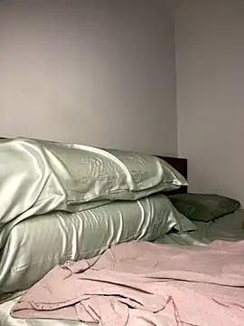 Snapshot of _yisela_ chatting on November 9, 11:47 pm yisela online show from November 9, 11:47 pm