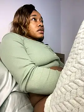 Snapshot of _yisela_ chatting on November 15, 12:52 am yisela online show from November 15, 12:52 am