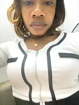 Snapshot of _yisela_ chatting on December 5, 2:20 am yisela online show from December 5, 2:20 am